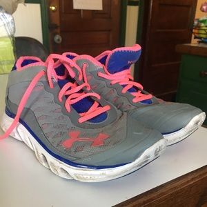 Under Armor spine running shoes